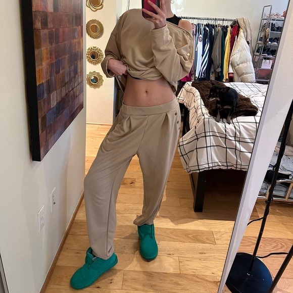 Pants - Casual Beige Joggers and Sweatshirt Set